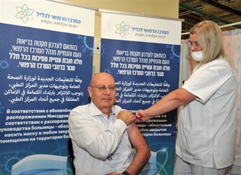 البروفيسور برهوم في عمود رأي بالعربية: اذهبوا  لتلقي التطعيم